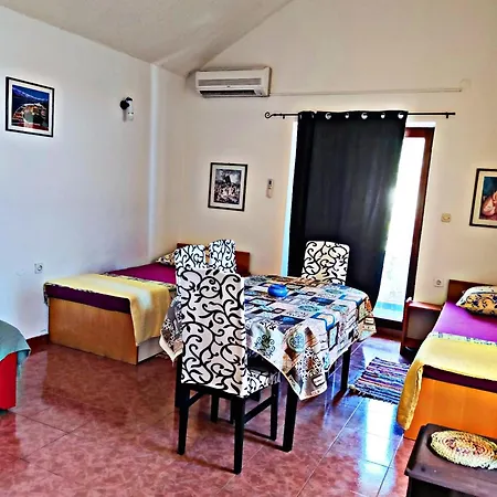 Manuela 3*